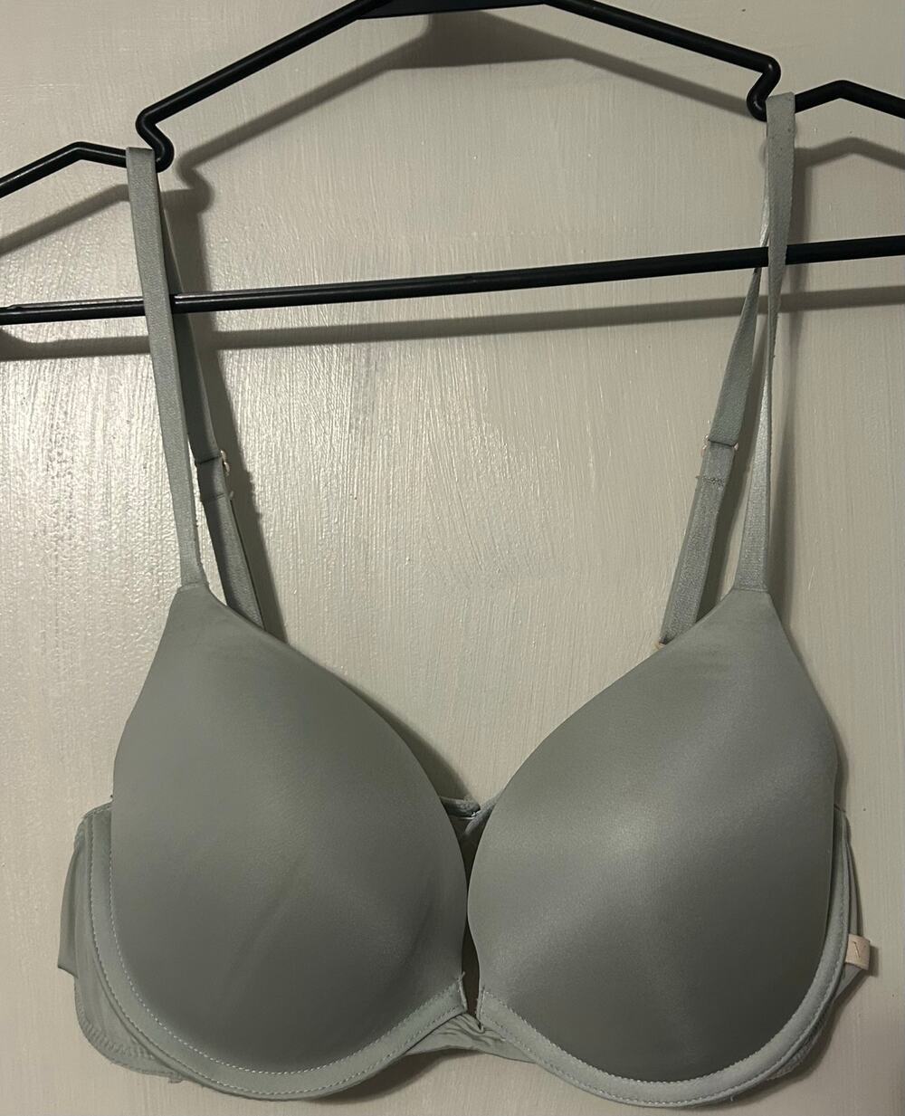 Victoria’s Secret mint green push-up bra size 34c
